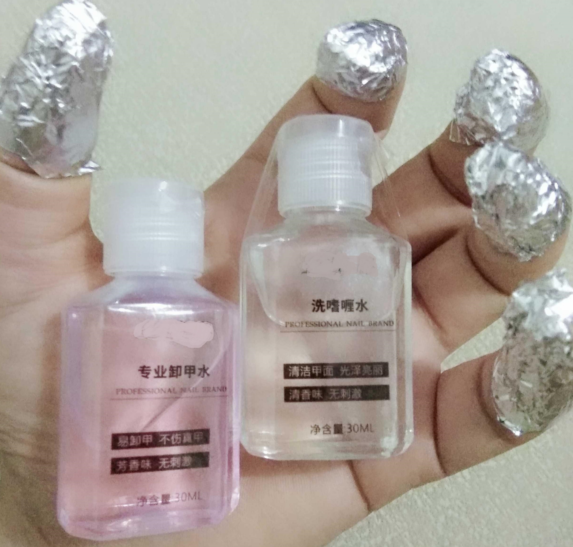 塑钢窗户上的胶怎么清除？这两个办法百试不爽，对很多胶都有效