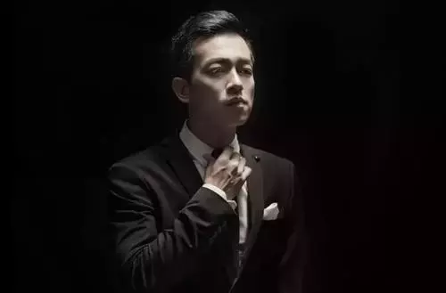 梁烈唯与老婆庆祝相爱17年,他是TVB万年配角,曾为妻到餐厅打工