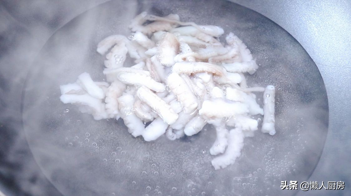 八爪魚怎么做好吃 家常做法,八爪魚怎么做好吃 家常做法視頻