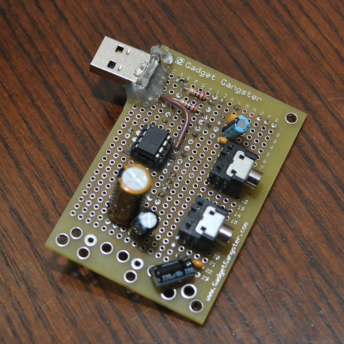 接上汽车上的电源后,由于汽车电子设备之间的干扰,运算放大器会变得很