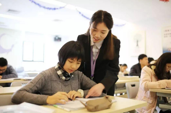 高考满分作文《酒》，通篇没有“酒”字，老师：酒不醉人人自醉