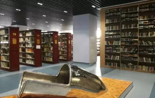 让学渣都“以身相许”的13个大学图书馆，这舒服，这惬意，不走了