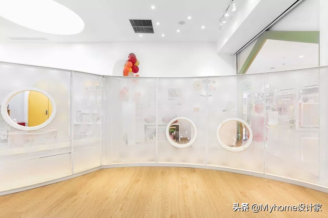 这面墙是孩子的游乐场，成人的玩具体验店，270㎡玩乐中学习