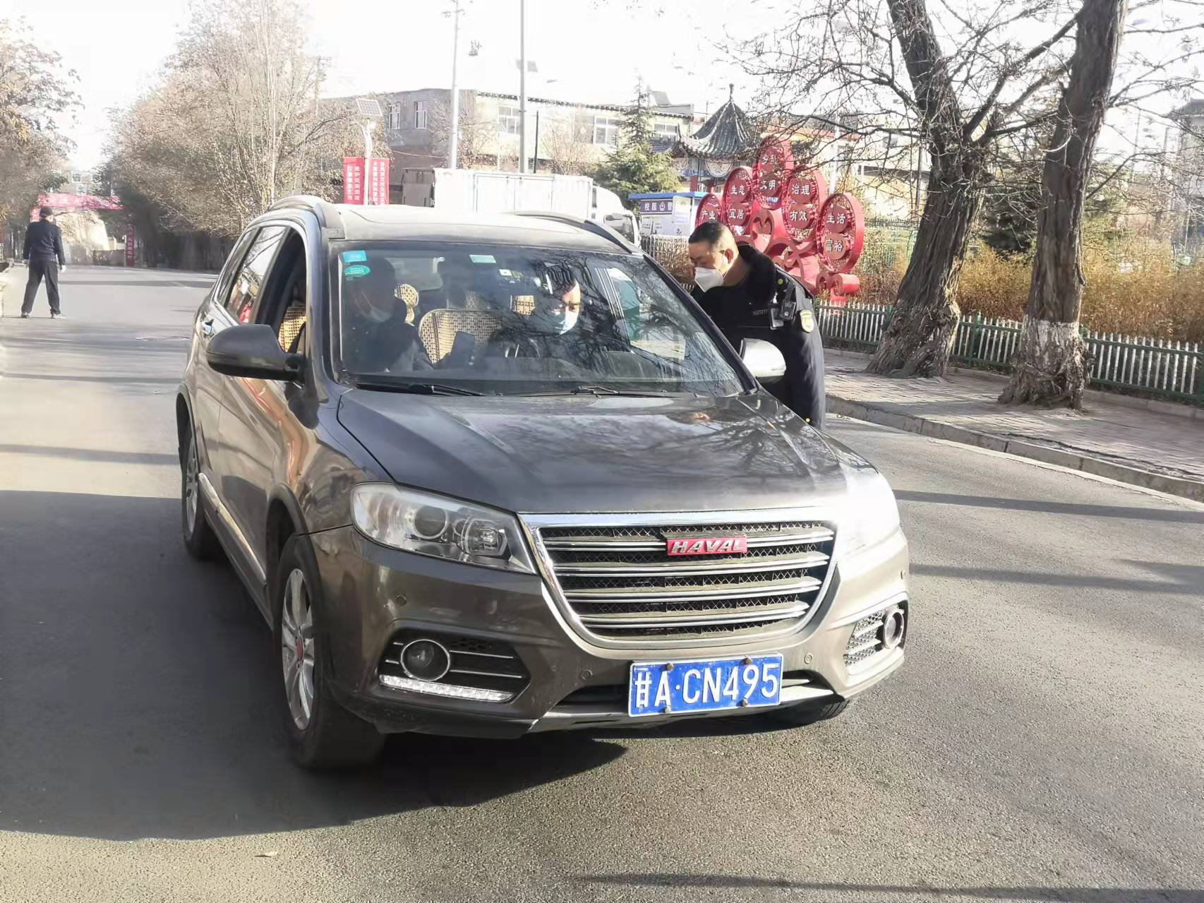 疫情防控+复工复产“两手抓、两不误”