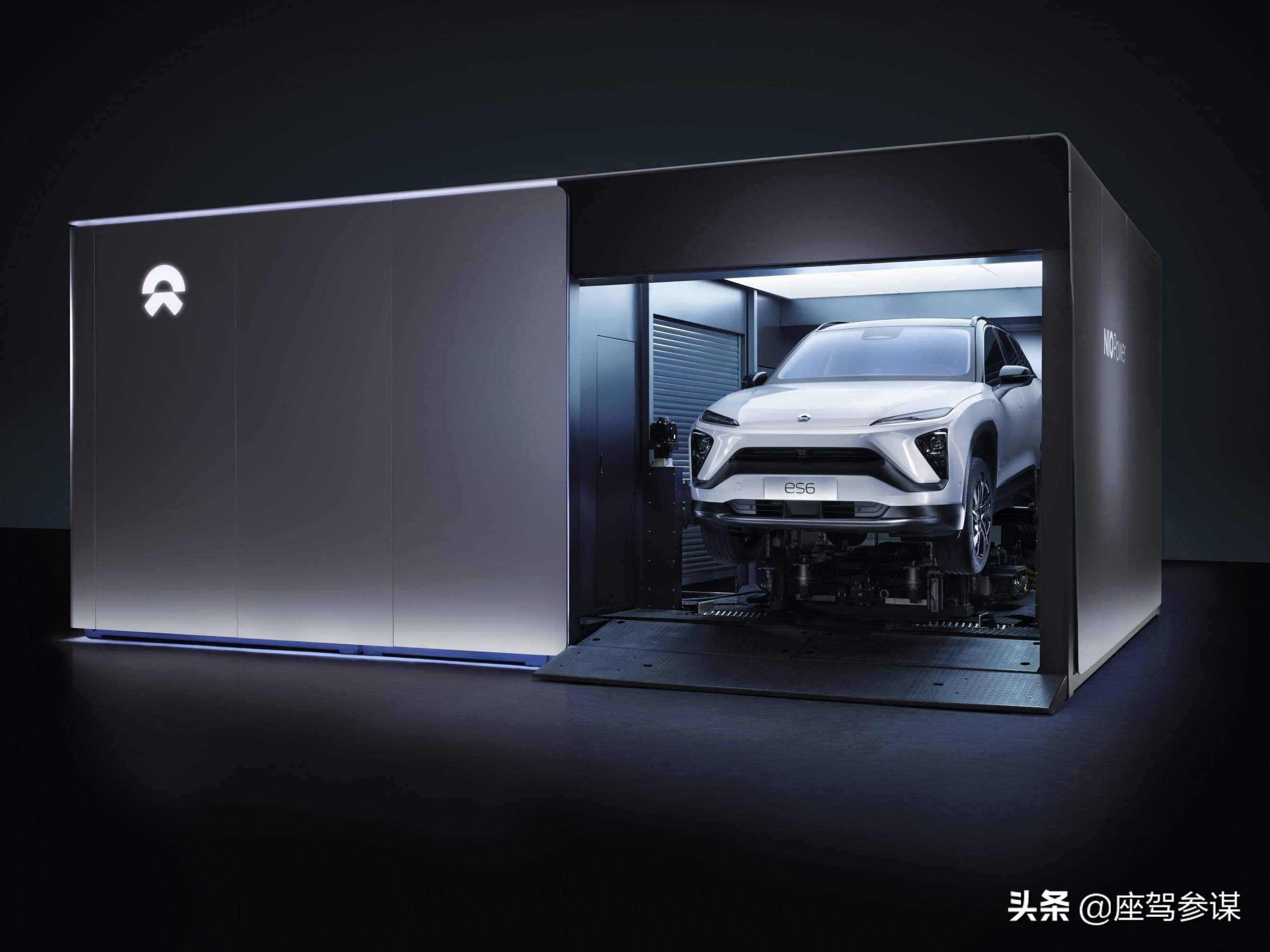 雷克萨斯入门级纯电动SUV，落地价近40万，UX新能源有何“魔力”