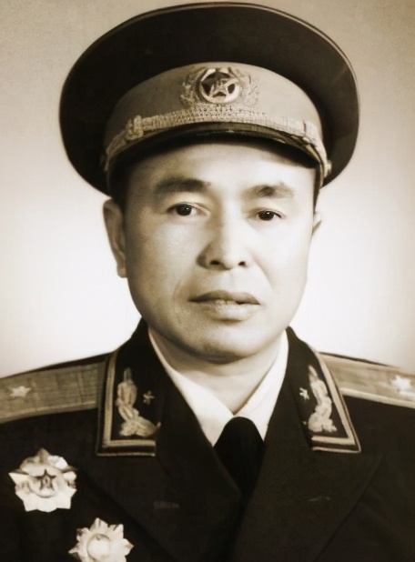 1996)吴富善(1911—2003)第771团所辖第1营营长:徐其海(少将)教导员