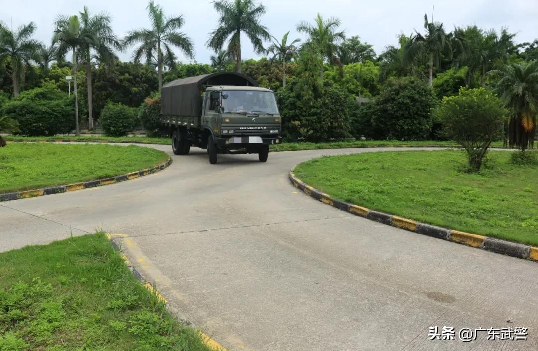 军营“驾校”开学啦！话不多说，赶紧上车~~~
