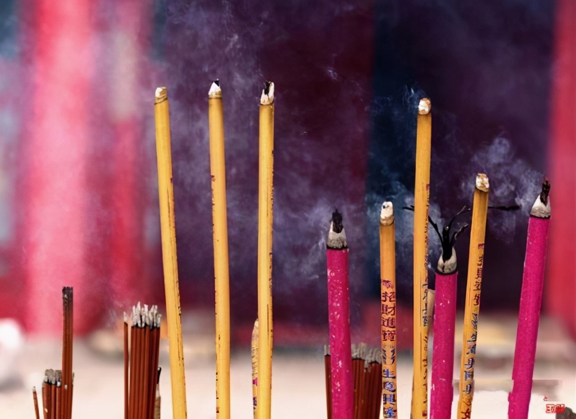 那六根香和九根香分别代表什么呢?
