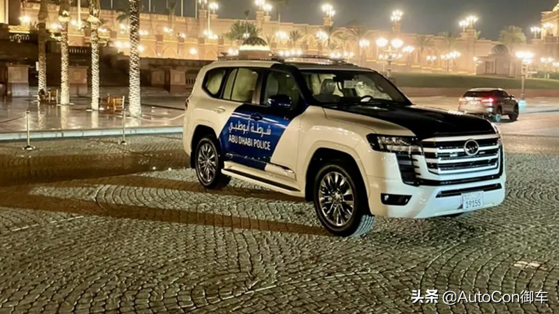 富得只剩油的阿联酋：全新兰德酷路泽只售40万！第一时间列装警队