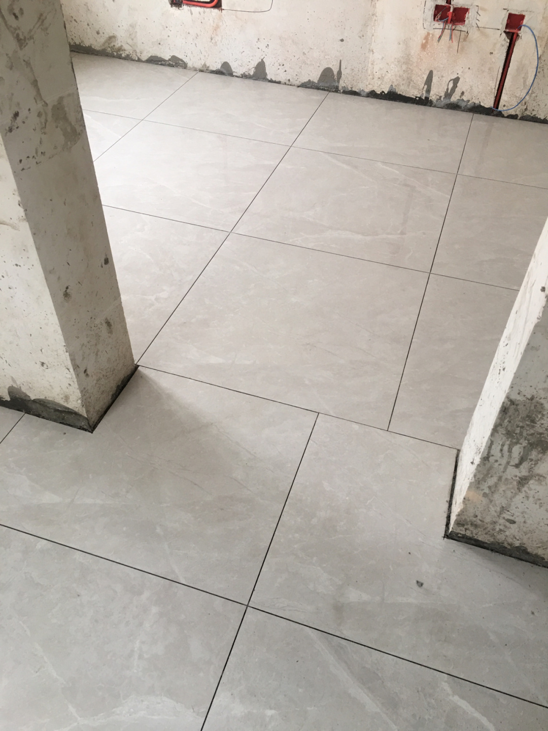 家装瓦工偷懒太可恨，施工时做这5件事，我一分钱都不想给他