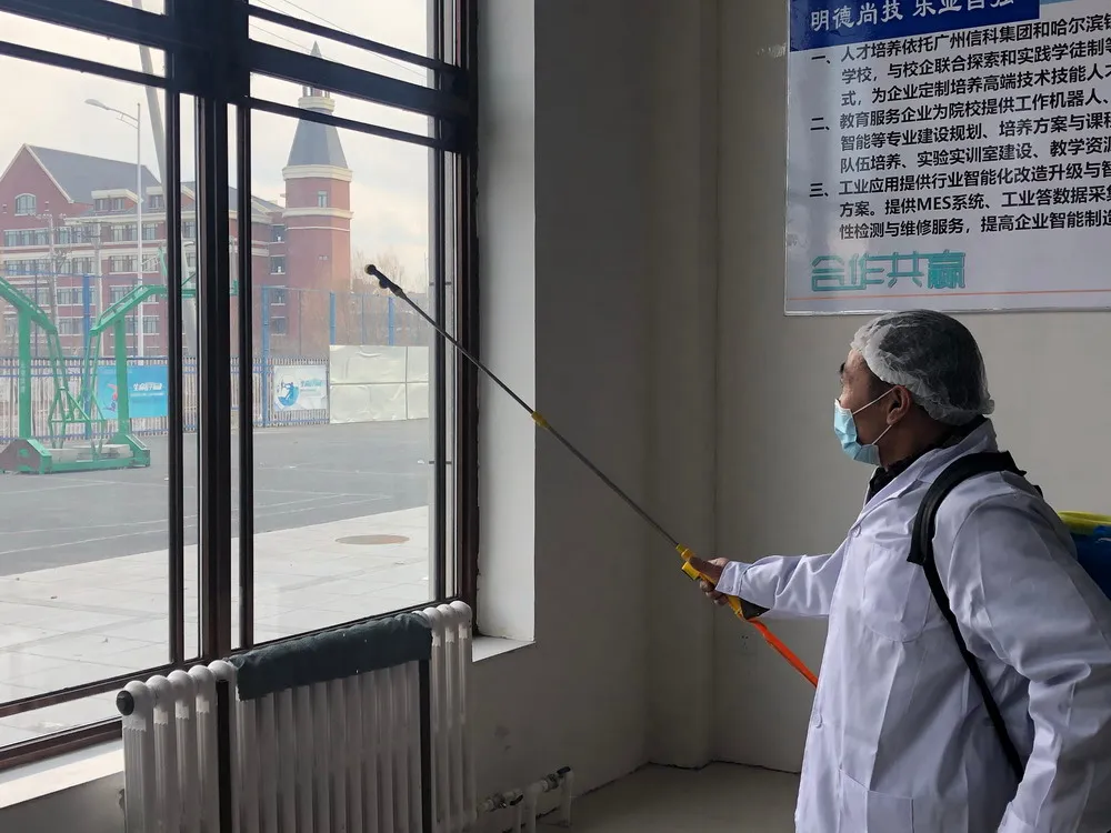 硬核“备战”开学 || 哈铁建学校举行疫情防控演练