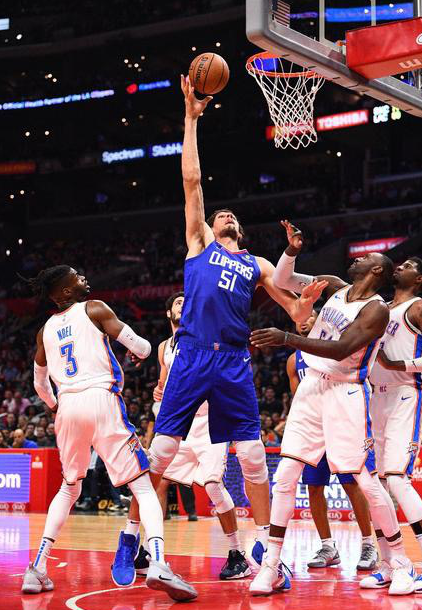 有哪些nba的球员不能扣篮(NBA最难看的5个扣篮姿势：加索尔像挂面，马里昂怪异，博班最无聊)