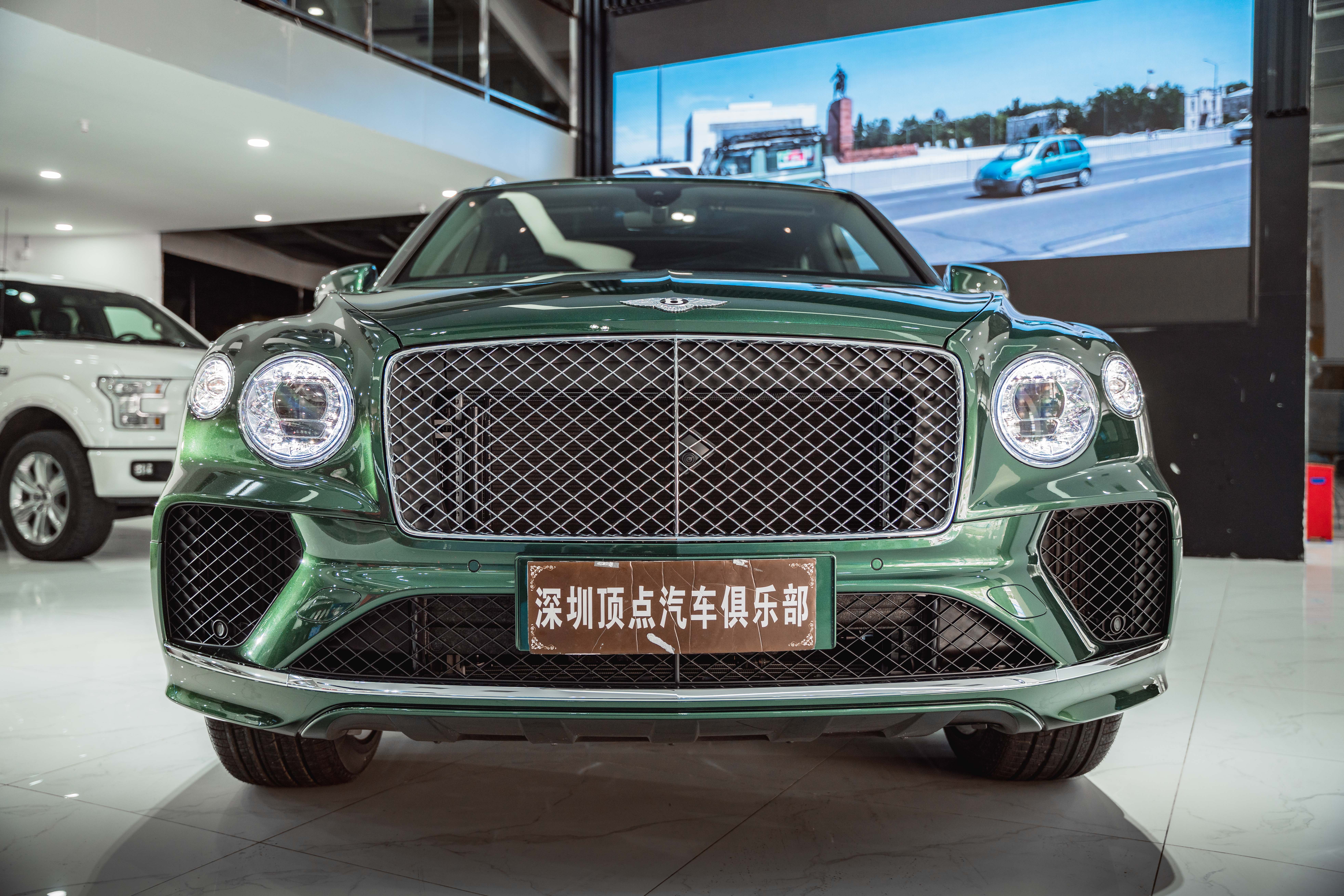 兼具奢华与运动 强劲性能巅峰 宾利添越顶点汽车俱乐部现车