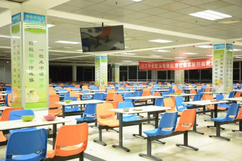 火了！江苏“高颜值”大学：坐拥空调宿舍，出门就是地铁，小龙虾吃到爽！