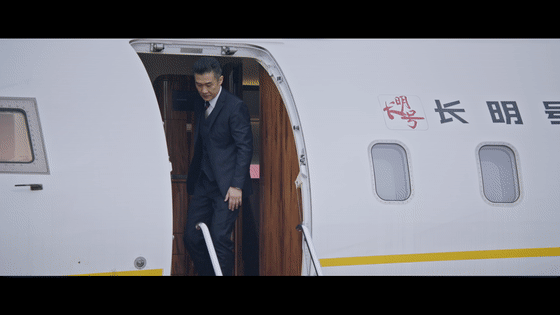 靳东《突围》今晚首播，12位戏骨助阵，3大看点，真正的王炸来了