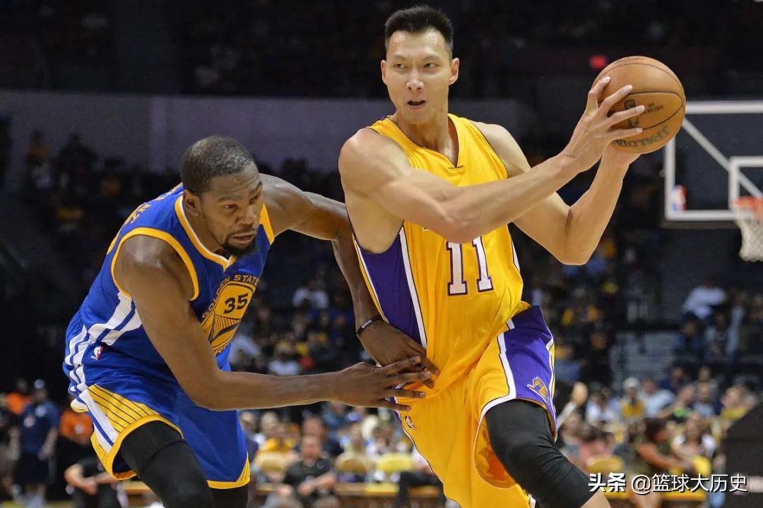 为什么和nba解约(69天！易建联短暂的湖人时光，分明能留下来，为何主动解约？)