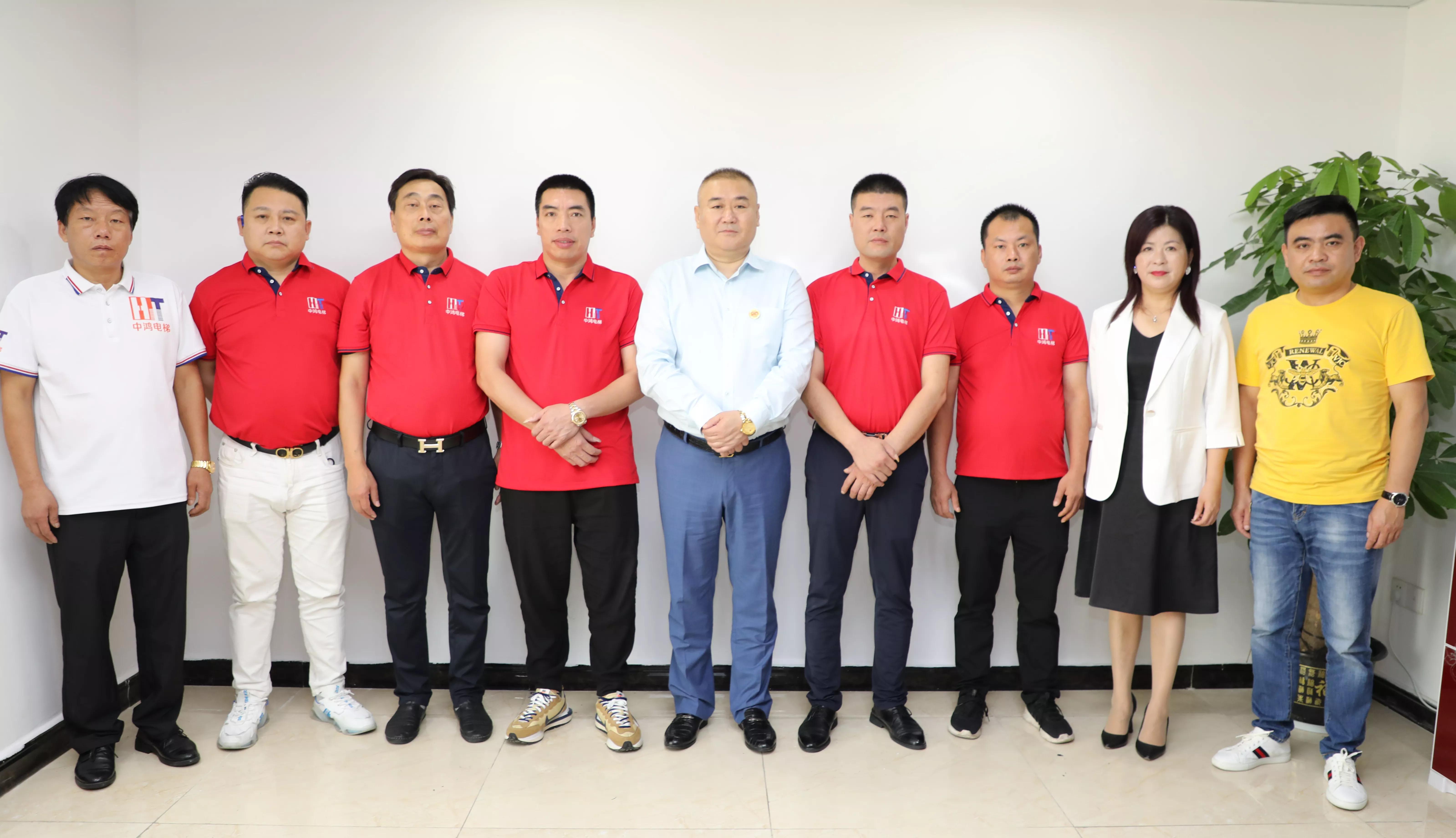 爱心使者 中鸿电梯董事长李志新先生到江西南昌公司检查指导工作