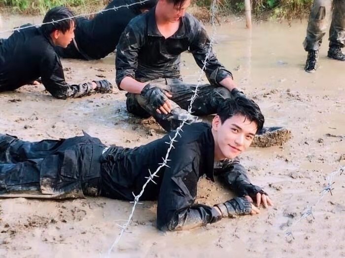 白敬亭大学（龚俊大学时期）