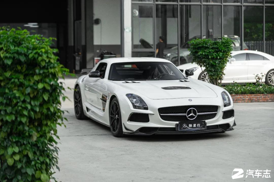 大陸僅十臺的sls amg black series,零距離感受奔馳超跑的巔峰