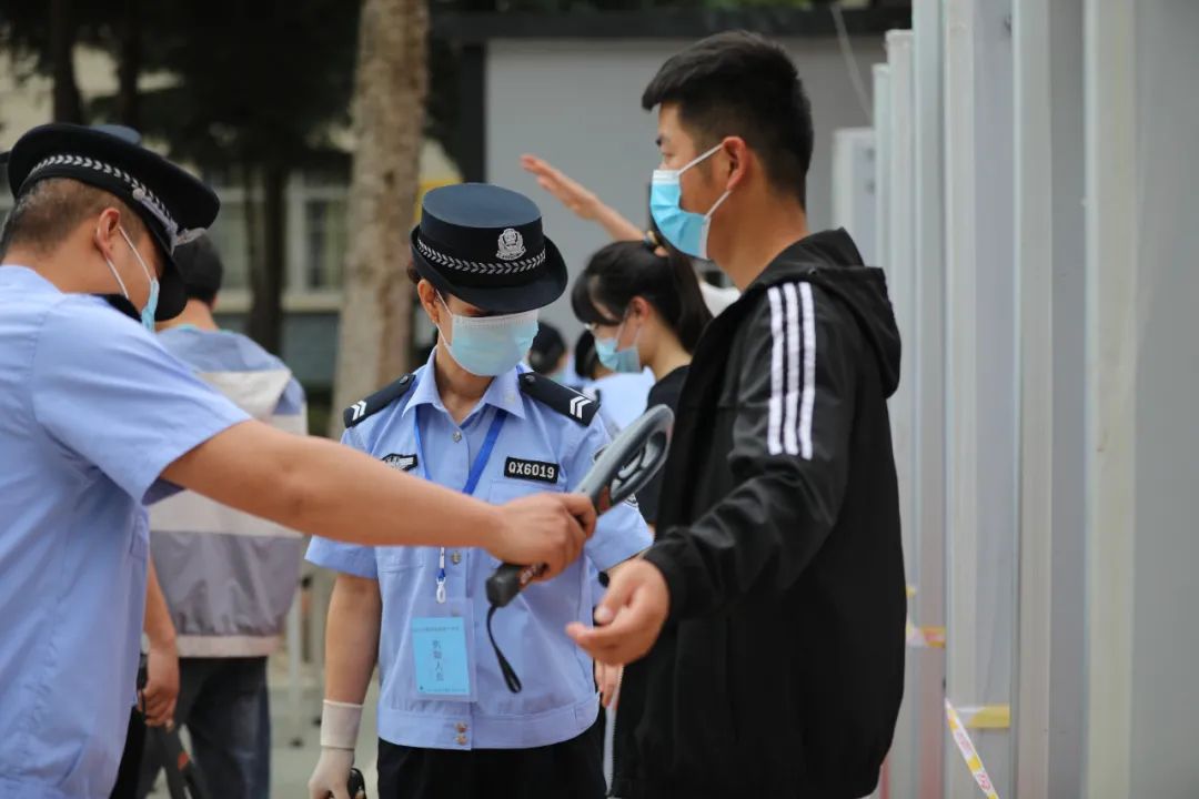 【护航高考】高考第一天，甘肃公安为梦护航！