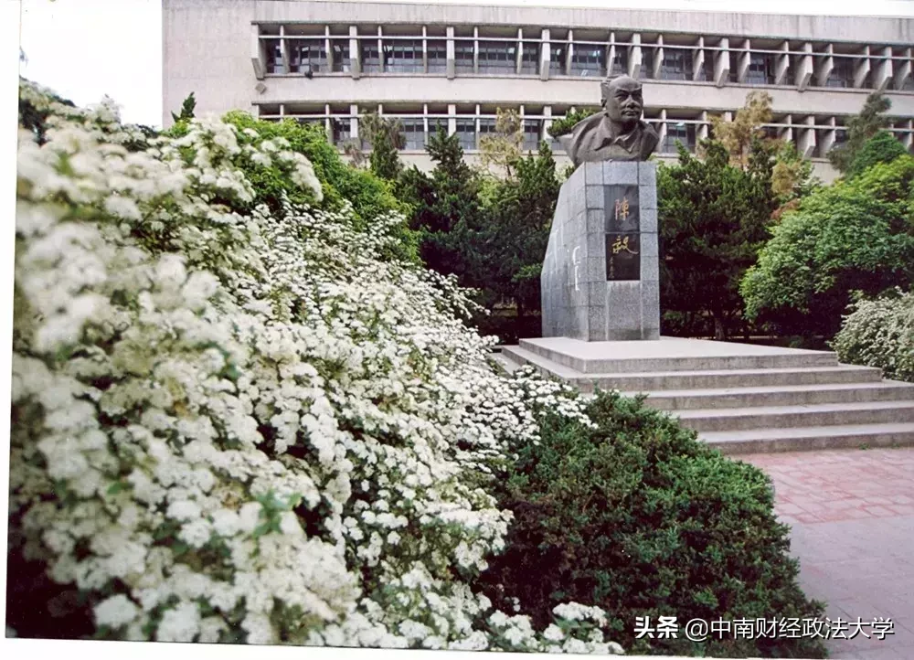 这个学校，就一个字，棒！