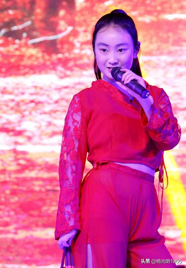 施秉一中：唱响青春   舞动人生