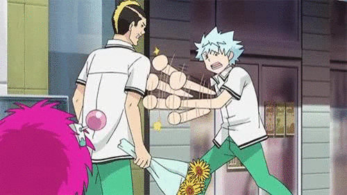 篮球私教脱掉裤子和鞋子潜入女厕偷拍！被发现后仅花2分钟从10楼逃脱…