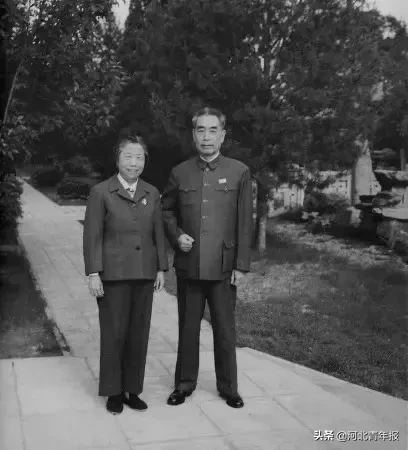 周总理逝世43周年，重温他与妻74封情书，他们的情话让人泪流满面