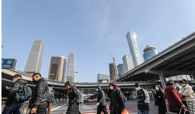 六环外的北京：每天通勤都像春运，孤独迷茫依然向阳