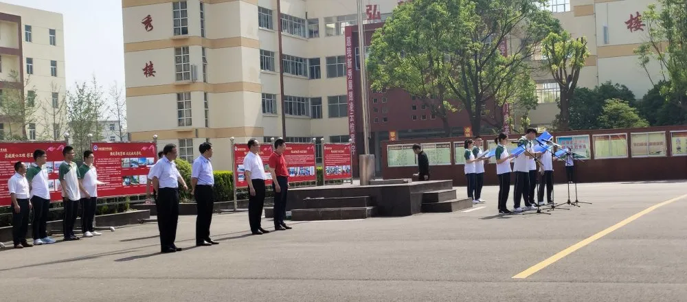豪情满怀 出征必胜丨运河中学北校举行2021届高三高考壮行活动