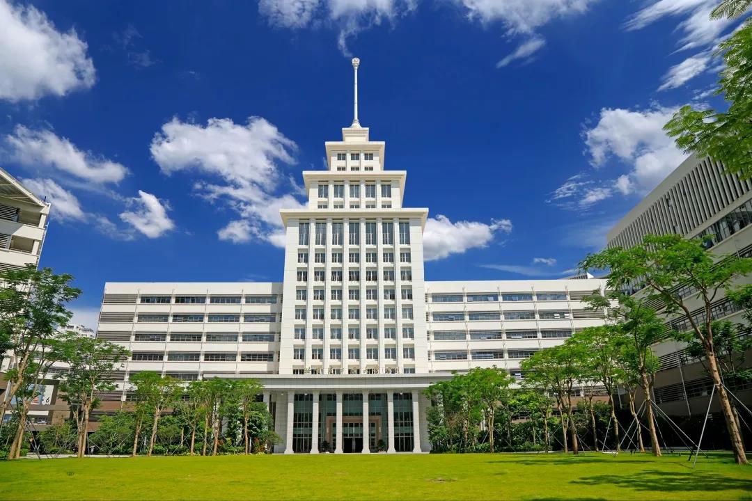 广西自治区大学录取分数，哈工大挤进前十，武大中山排到20位