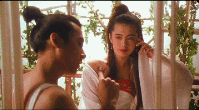 32年前王祖贤这部港片，“破尺度”出演，虽删减8分钟却依然经典