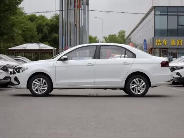 采用桑塔纳发动机，油耗低至5.6L，年轻的捷达VA3终于被认可