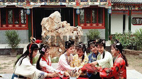 海棠诗社，《红楼梦》中小姐们的闺中乐园，谁说女子无才便是德