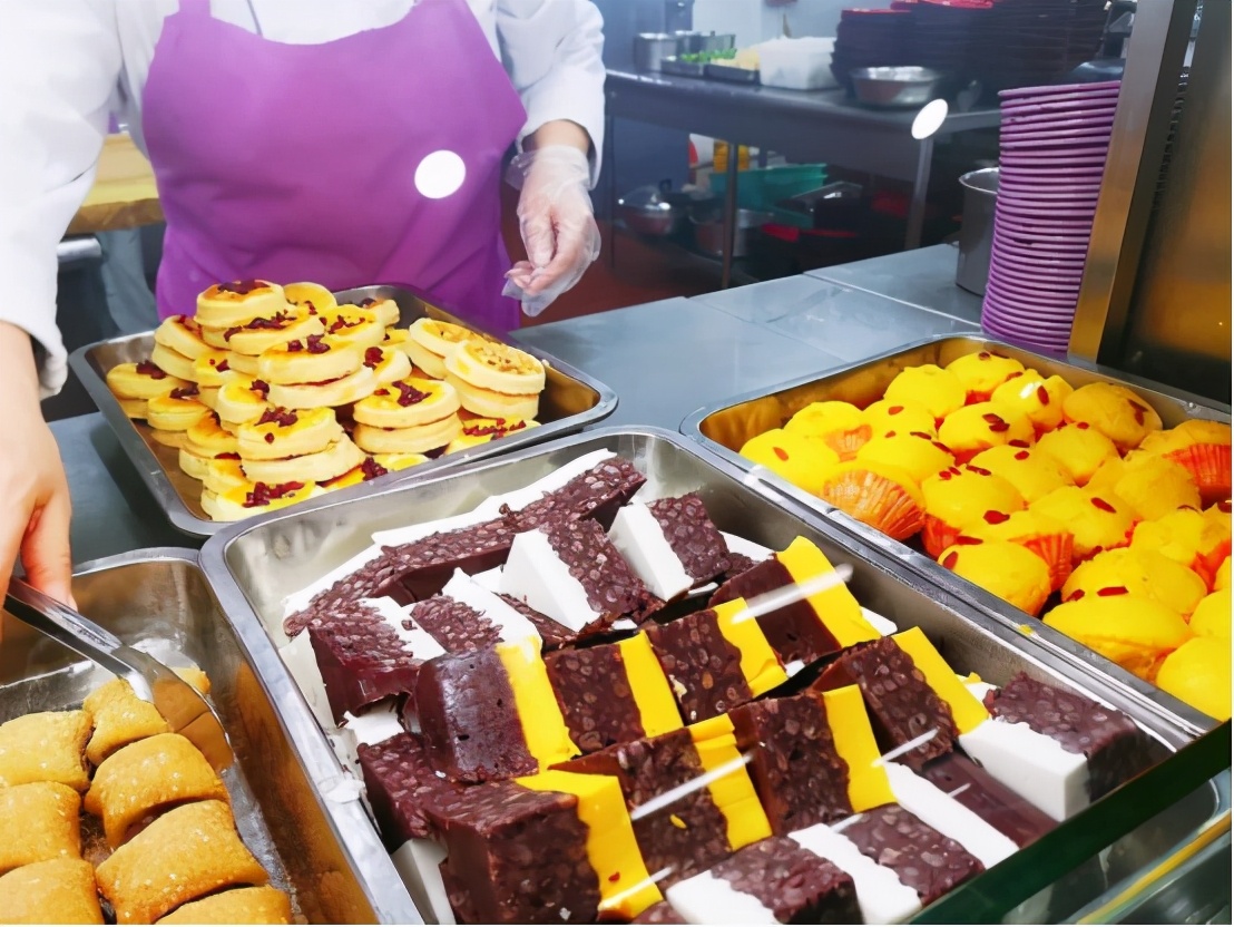 "清华大学"的食堂火了,顶级学府的食堂,也是实力与颜值并存