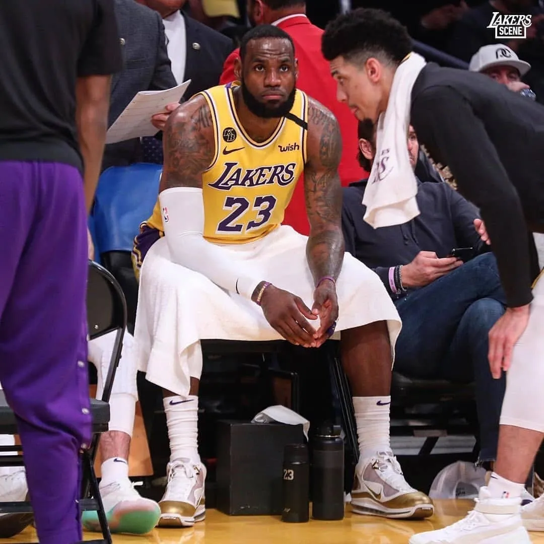 nba哪些球员伤过腹股沟(恩比德被NBA罚款！詹姆斯旧伤复发！这次又是腹股沟)