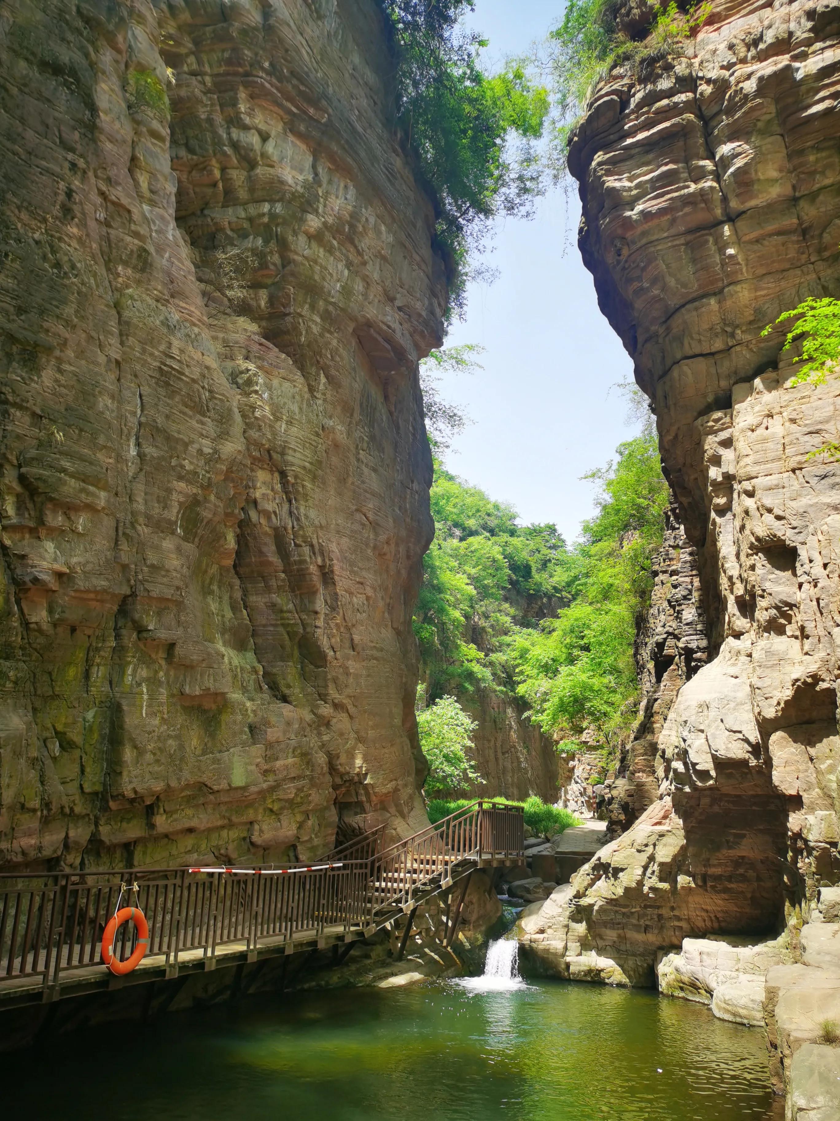 龙潭大峡谷在哪(洛阳龙潭大峡谷,古海奇峡地质画廊,景色不输红石峡,却