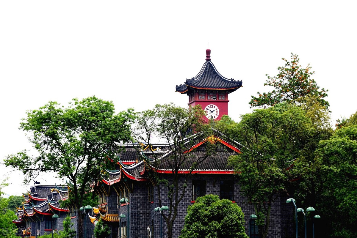 中國最美大學：隐匿在山坡上的古堡式校园VS偶像剧取景地