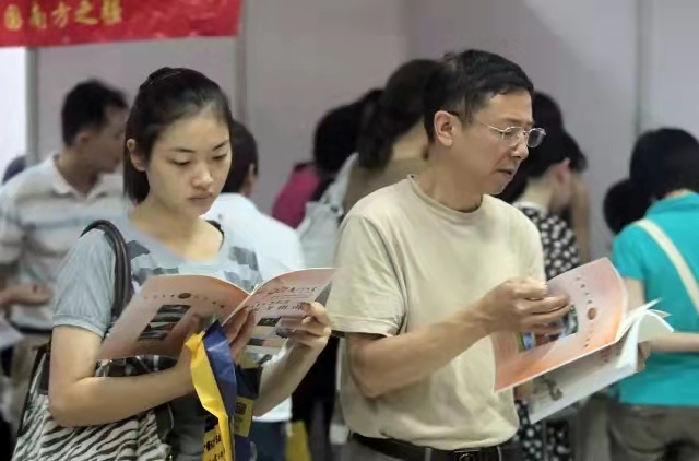 填报志愿失误？考生609分被民办大学录取，每年学费3.8万