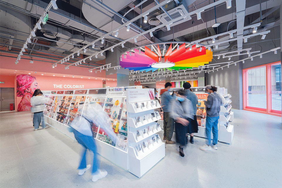 调色师全新店型设计图独家揭秘，“未来”美妆集合店长什么样？
