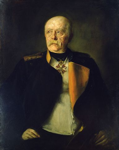 俾斯麦最铁血的十五句话,成功的国家,都是靠大炮轰出来的