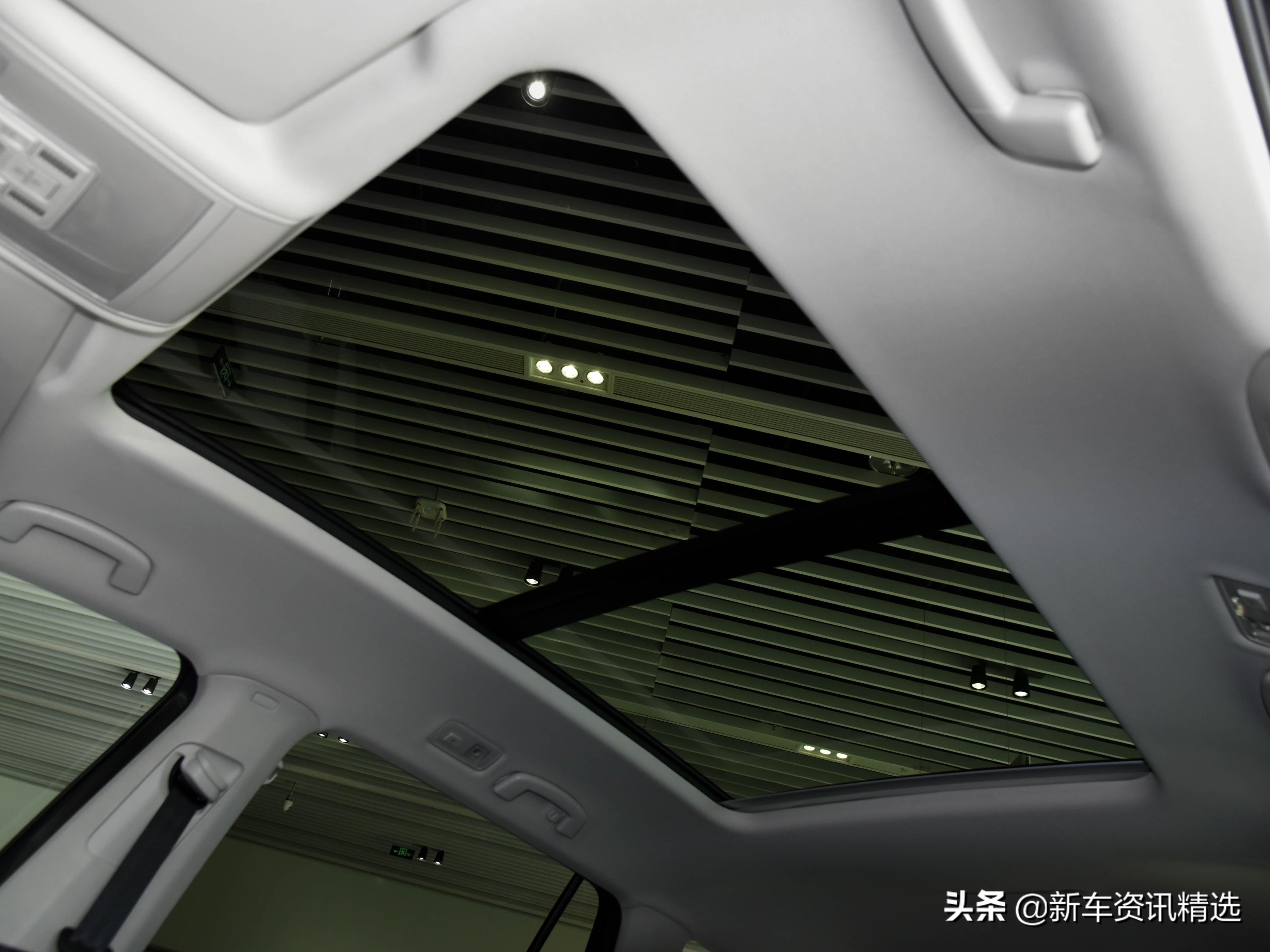 性价比高，尺寸巨大，中大型的合资自动挡SUV，带你看大众途昂