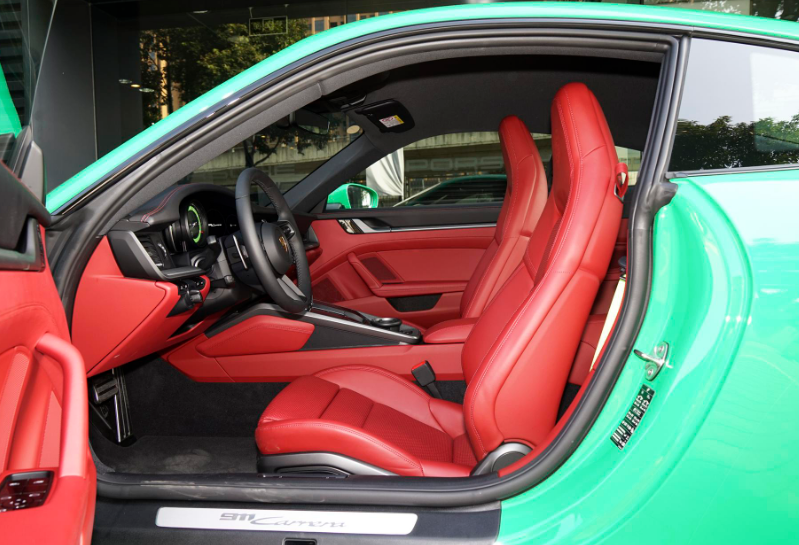 150万+的预算，你会选择保时捷911吗，还是帕美亦或者M5？