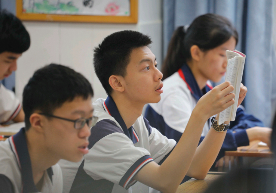 2021各省高考总人数高达1071万人，400分还能上本科吗？