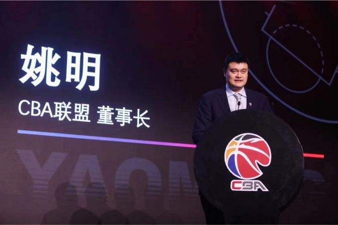 cba高管降薪为什么只有姚明(CBA公司高管集体降薪，董事长姚明却不降？只因任职3年薪酬为零)