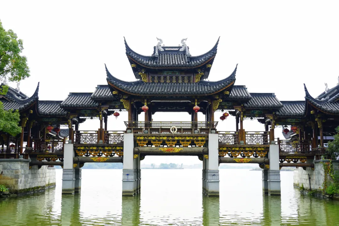 每顿人均20块，坐高铁来这座浙西小县城吃个过瘾