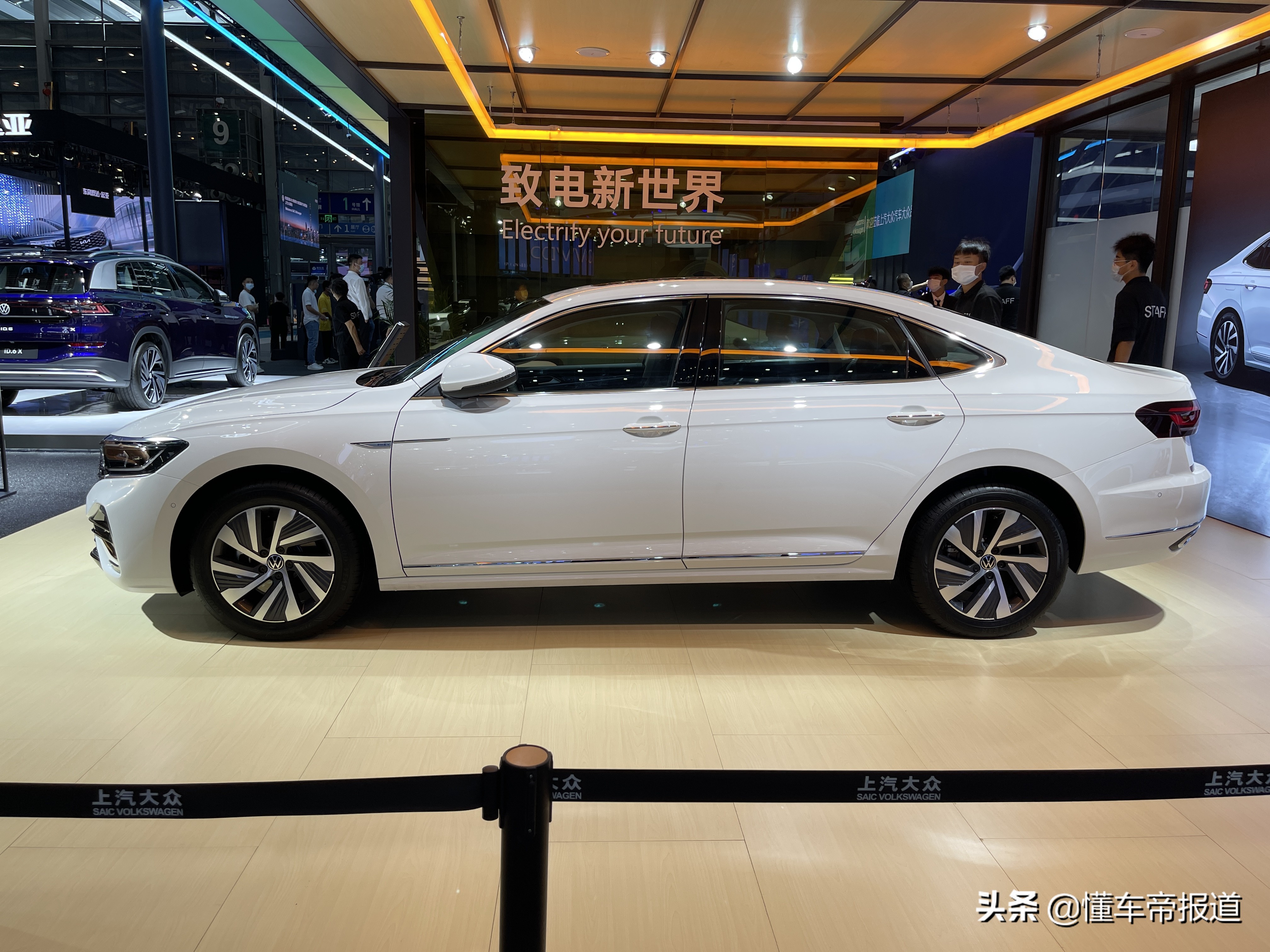 新车 | 上汽大众新款帕萨特正式亮相,提供两种外观风格,车长增加