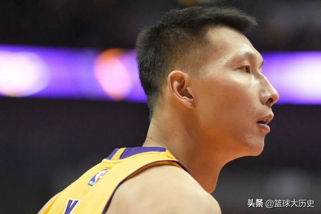 为什么和nba解约(69天！易建联短暂的湖人时光，分明能留下来，为何主动解约？)