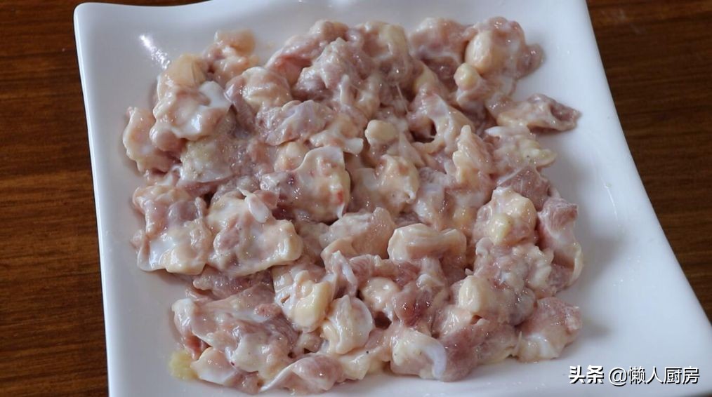 没想到掌中宝是鸡的这个部位，教你做香酥鸡软骨，干香有嚼劲