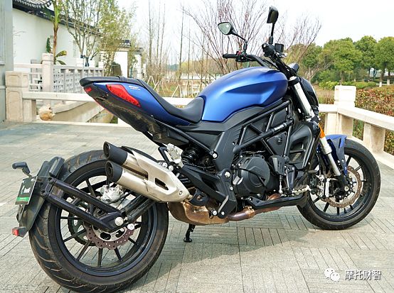 贝纳利运动巡航车502c已经上市很长时间了,对于贝纳利标创的运动巡航